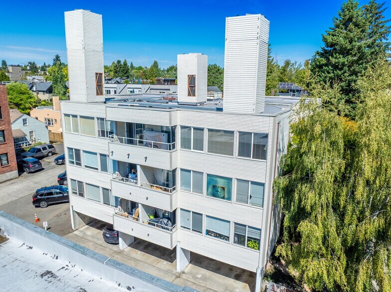 More Photos Of 7919 Wallingford Ave N, Seattle Apartments For Sale