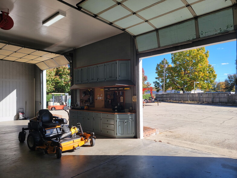 More Photos Of 1106 Goodale Ave, Camden Flex For Sale