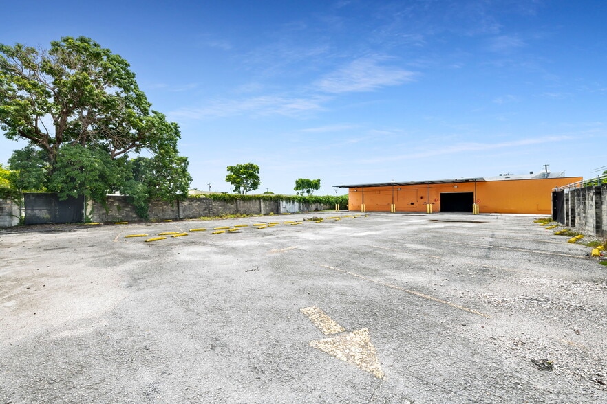 More Photos Of 1636 NE 12th Ter, Fort Lauderdale Manufacturing For Lease