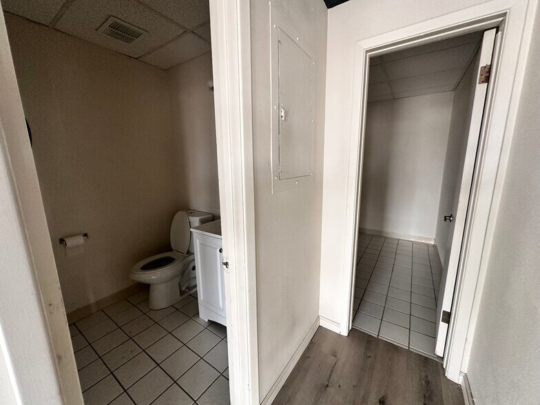 More Photos Of 5670 E Evans Ave, Denver Office For Lease