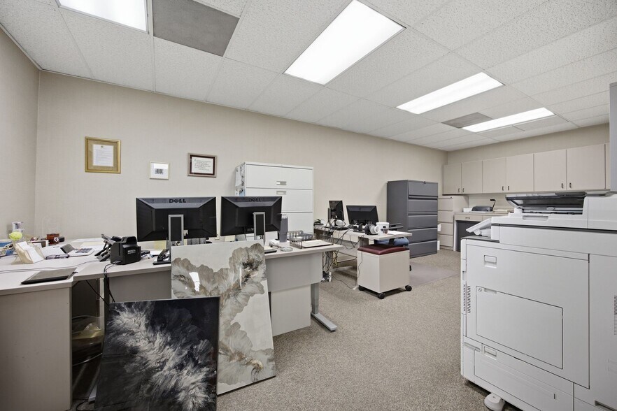 More Photos Of 724 3rd Ave SE, Cedar Rapids Freestanding For Sale