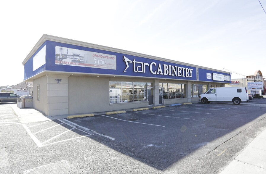 Primary Photo Of 1187-1199 Sunrise Hwy, Copiague Showroom For Lease