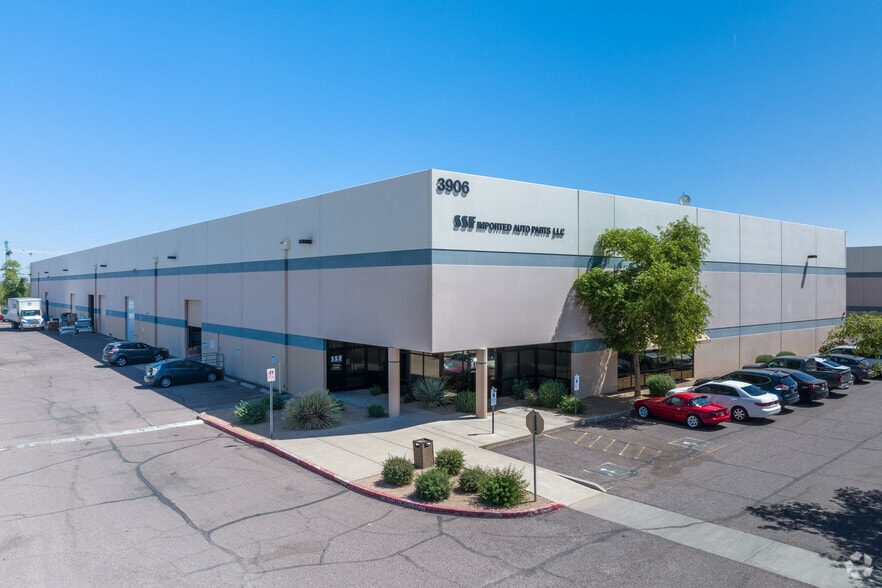 More Photos Of 3906 E Broadway Rd, Phoenix Warehouse For Lease