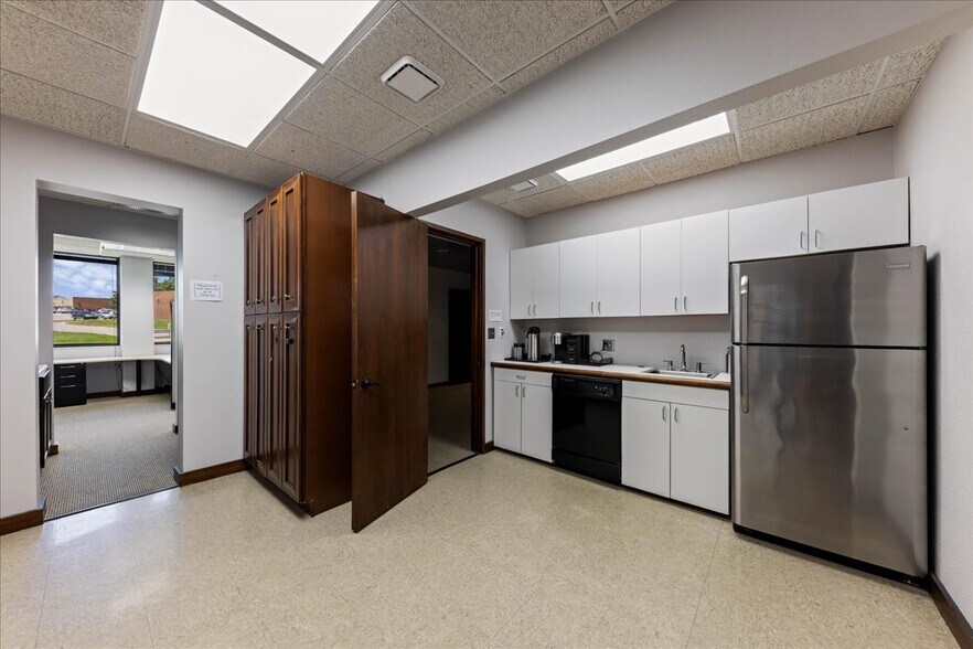 More Photos Of 11775 W 112th St, Overland Park Medical For Sale