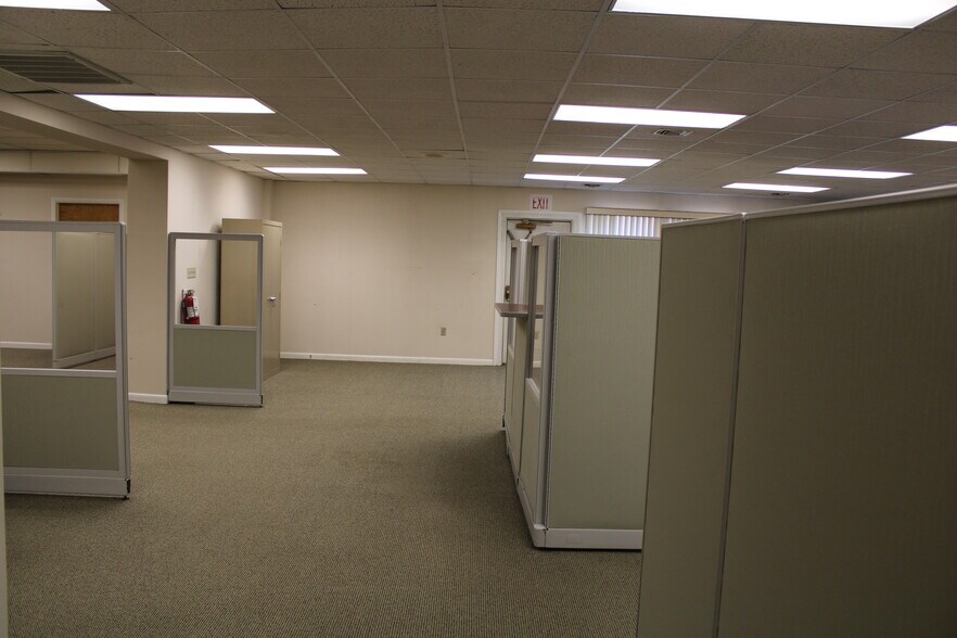 More Photos Of 20 W Lancaster Ave, Shillington Office For Lease