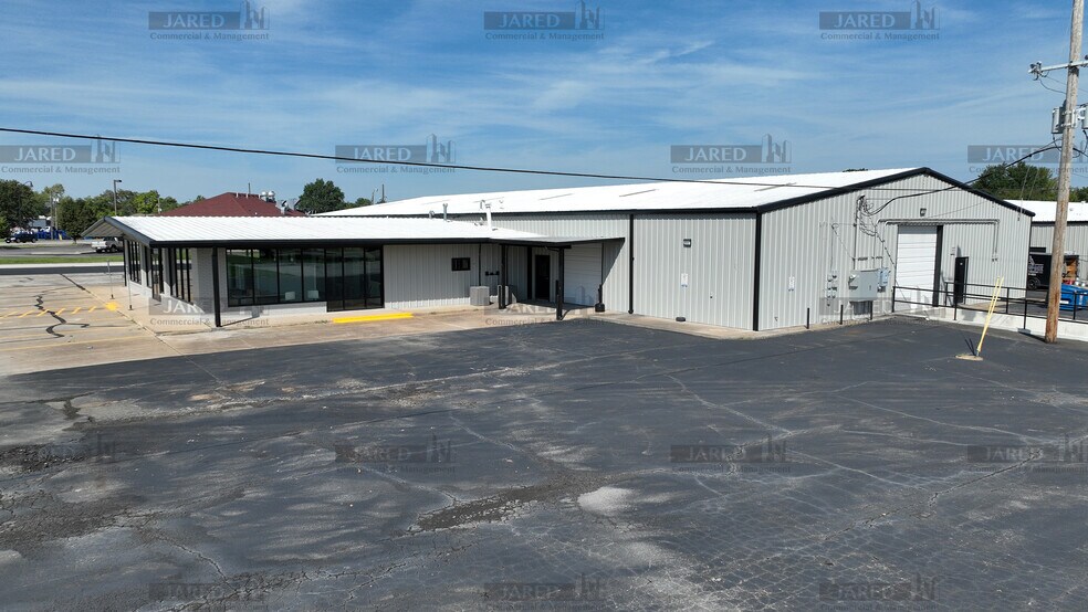More Photos Of 2230 S Main St, Carthage Unknown For Lease