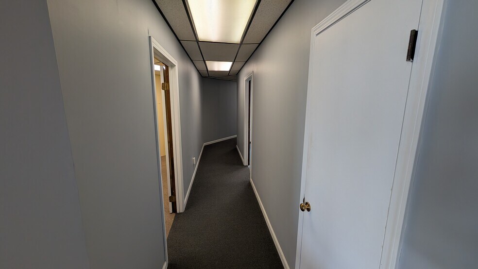 More Photos Of 11 W National Ave, Brazil Office For Sale