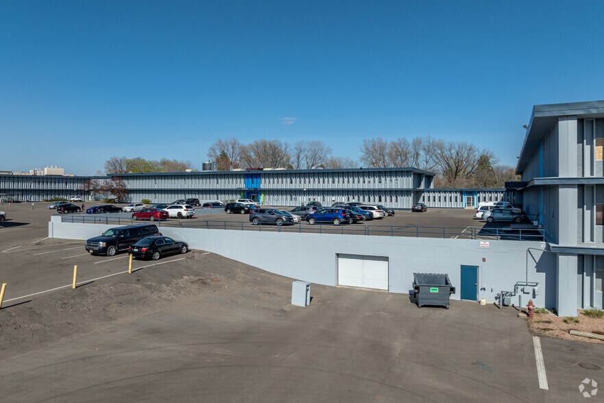 More Photos Of 6063 Hudson Rd, Woodbury Office For Lease