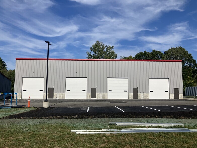 More Photos Of 158 Hartwell St, West Boylston Manufacturing For Lease