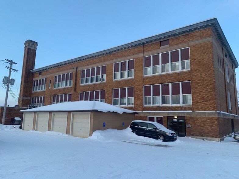 More Photos Of 400 1st Ave SW, Chisholm Apartments For Sale