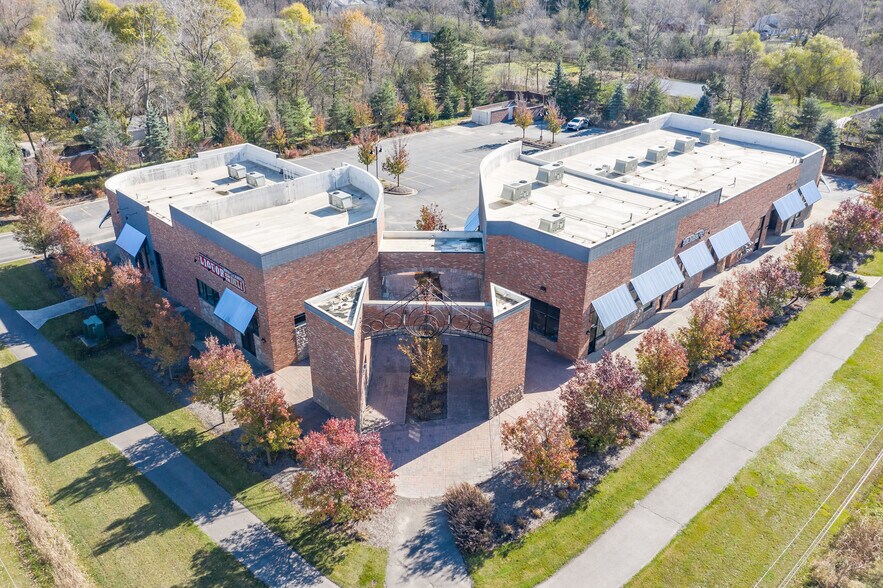 More Photos Of 51305-51311 7 Mile Rd, Northville Freestanding For Lease
