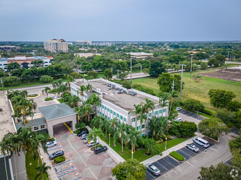 More Photos Of 7951 SW 6th St, Plantation Office For Lease