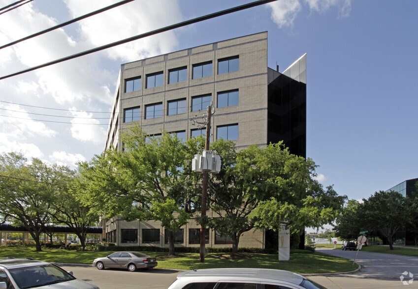 More Photos Of 5225 Katy Fwy, Houston Office For Lease
