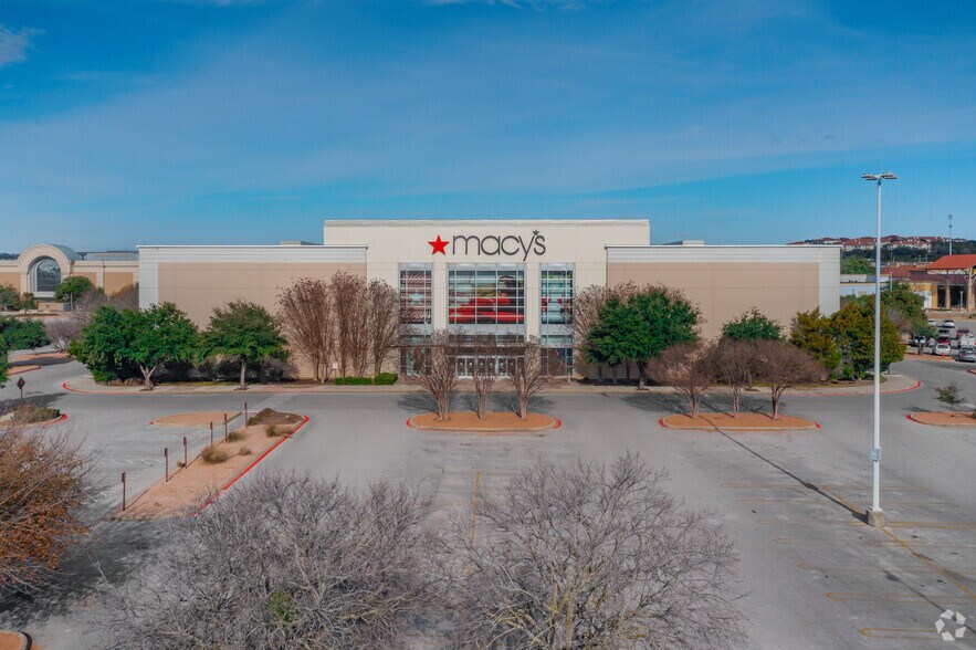 More Photos Of 15900 La Cantera Pky, San Antonio Unknown For Lease