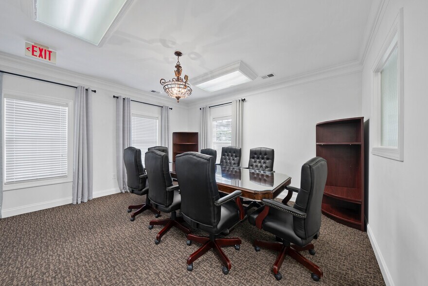 More Photos Of 8313 Six Forks Rd, Raleigh Office For Sale