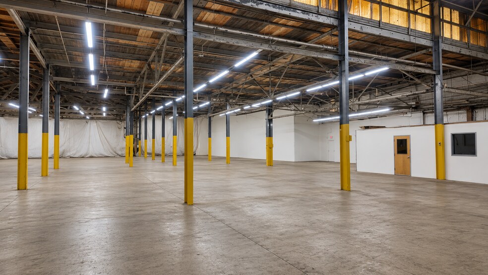 More Photos Of 120 Tolland St, East Hartford Warehouse For Lease