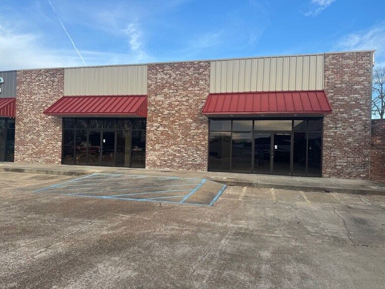 Primary Photo Of 414 Highway 61 N, Natchez Unknown For Lease
