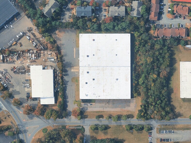 More Photos Of 9 Taylor Rd, Edison Warehouse For Lease