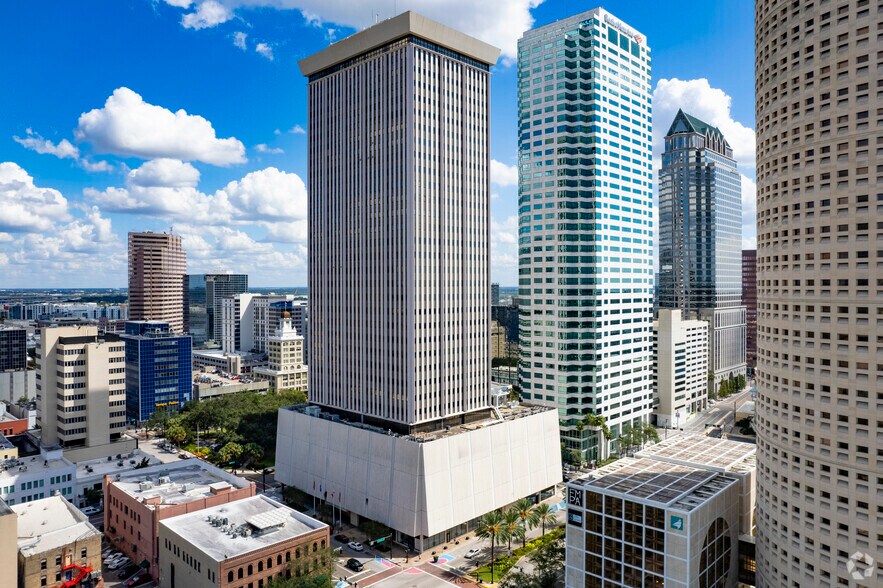More Photos Of 400 N Tampa St, Tampa Office For Lease