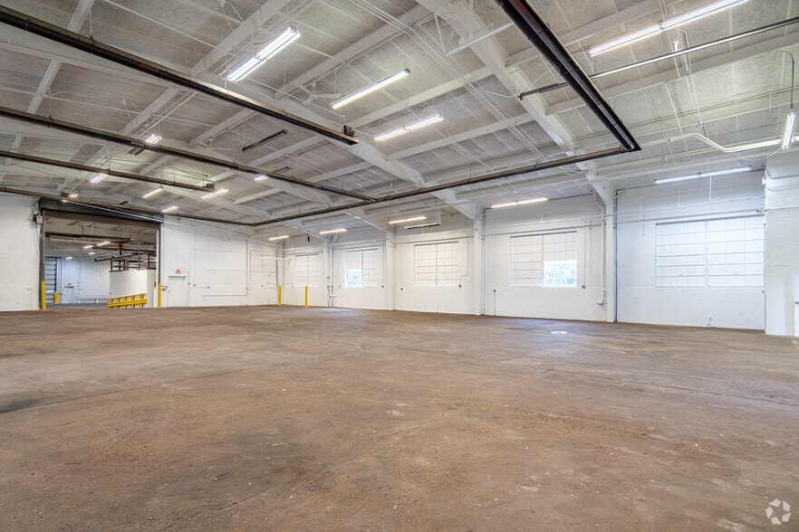 More Photos Of 920 3rd St, Hammond Service For Lease