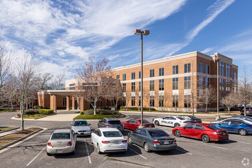 More Photos Of 7855 Howell Blvd, Baton Rouge Medical For Sale