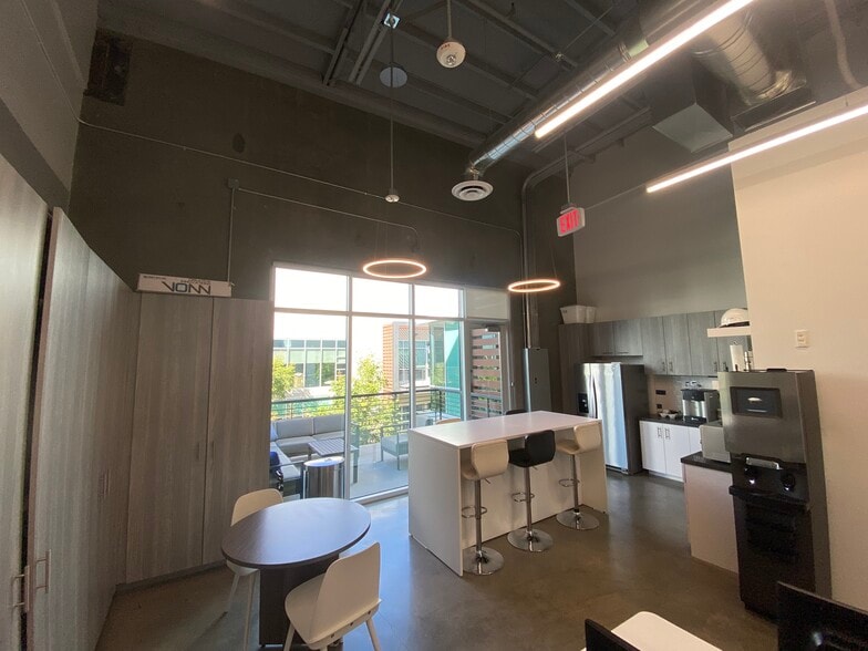 More Photos Of 3748 Bayer Ave, Long Beach Office For Lease