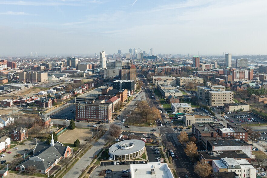 More Photos Of 3917 Lindell Blvd, Saint Louis Office For Sale