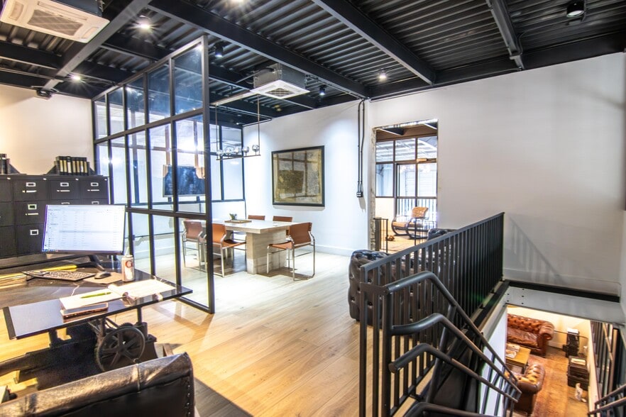 More Photos Of 1921 5th Ave S, Saint Petersburg Warehouse For Lease