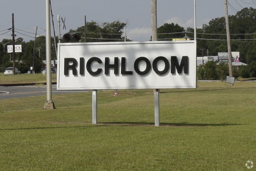 More Photos Of 100 Bailey Plant Rd, Clinton Manufacturing For Sale