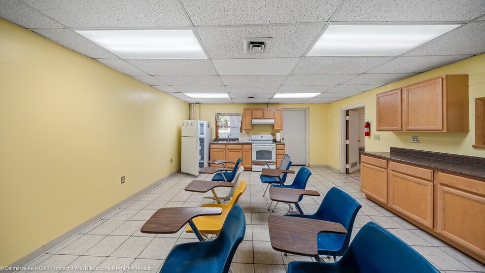 More Photos Of 729 E Main St, Salisbury Office For Sale