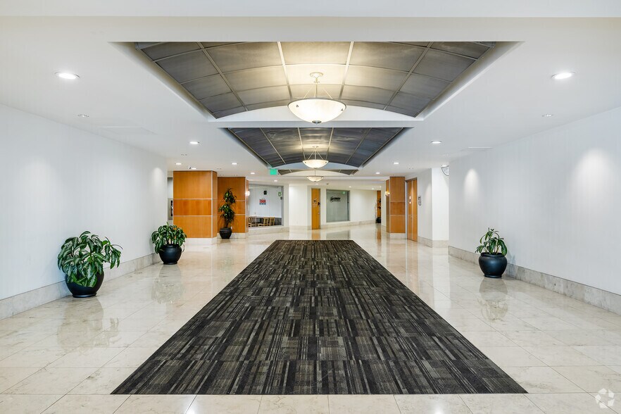 More Photos Of 5757 W Century Blvd, Los Angeles Office For Lease