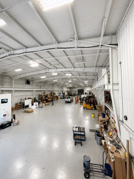 More Photos Of 915 Commerce Cir, Hanahan Manufacturing For Sale