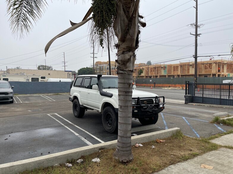 More Photos Of 961 W Compton Blvd, Compton Freestanding For Sale