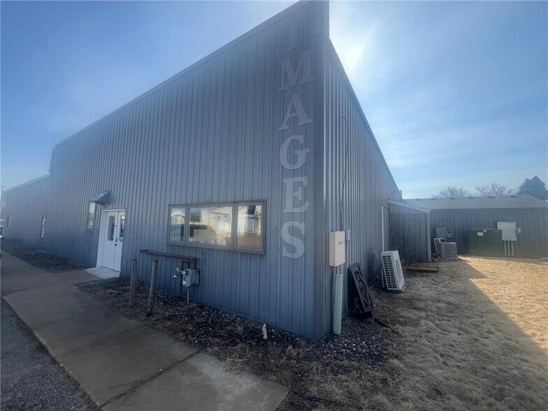 More Photos Of 105 S Mantorville Ave, Kasson Service For Sale