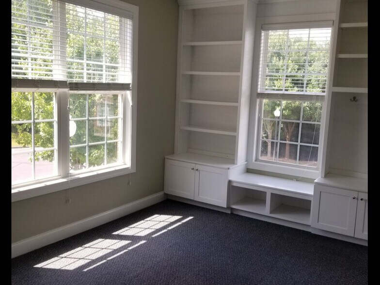 More Photos Of 3105 Creekside Village Dr, Kennesaw Office For Sale
