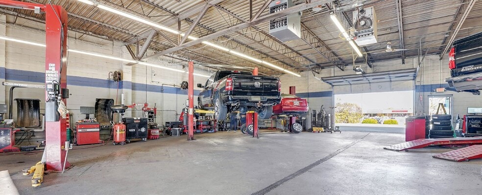 More Photos Of 27401 Chardon Rd, Willoughby Hills Auto Repair For Sale