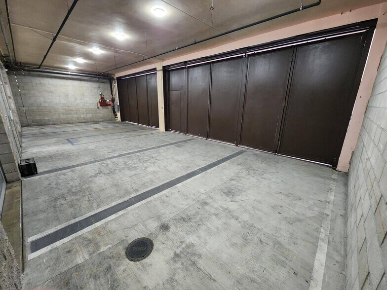 More Photos Of 334-336 W 33rd St, Los Angeles Industrial For Sale