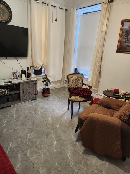 More Photos Of 403 Broadway, Brooklyn Apartments For Sale