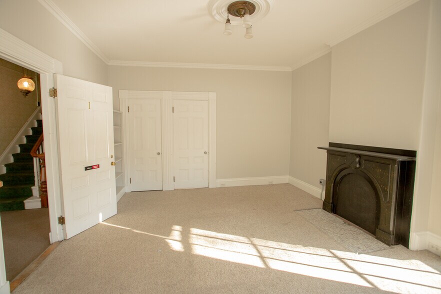 More Photos Of 77 Broadway, Bangor Flex For Sale