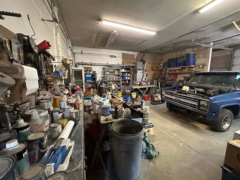 More Photos Of 1642-1646 PA-307, Lake Winola Auto Repair For Sale