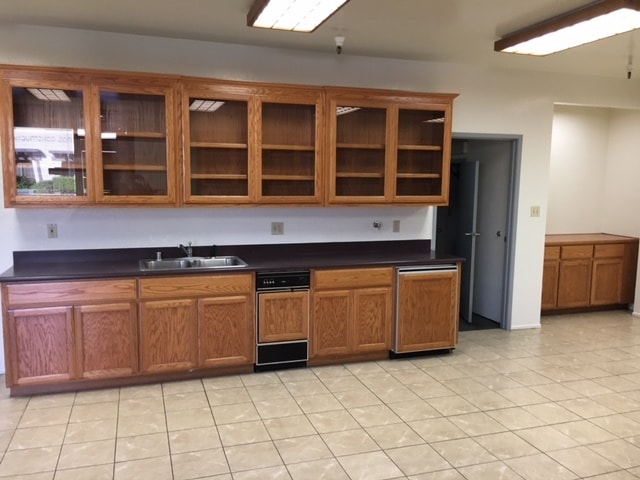 More Photos Of 380 Swift Ave, South San Francisco Warehouse For Lease