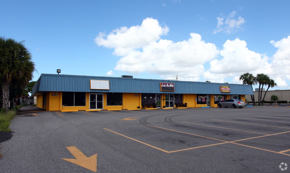 More Photos Of 6500 14th St W, Bradenton Storefront For Lease