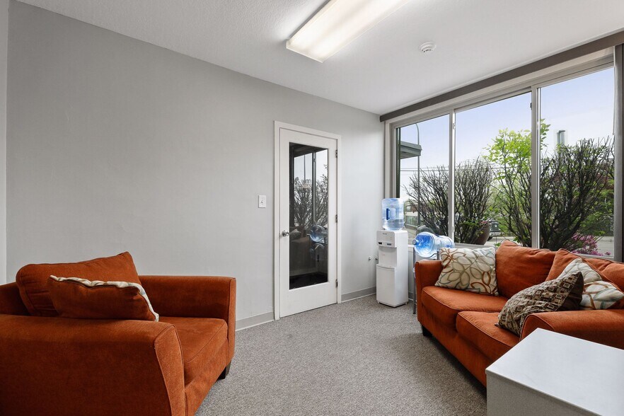 More Photos Of 800 N 42nd Ave, Minneapolis Medical For Lease