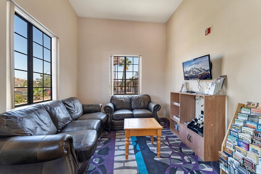 More Photos Of 260 W Main St, Vernal Hotel For Sale