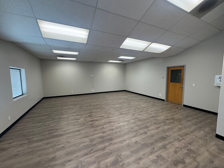 More Photos Of 4268-4272 W Nike Dr, West Jordan Distribution For Lease