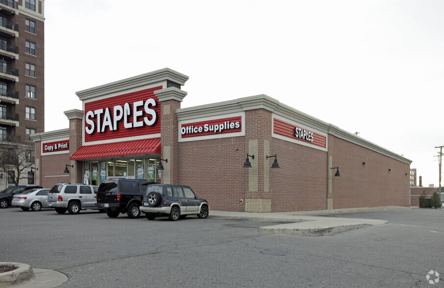 More Photos Of 2760 E Jefferson, Detroit Unknown For Lease