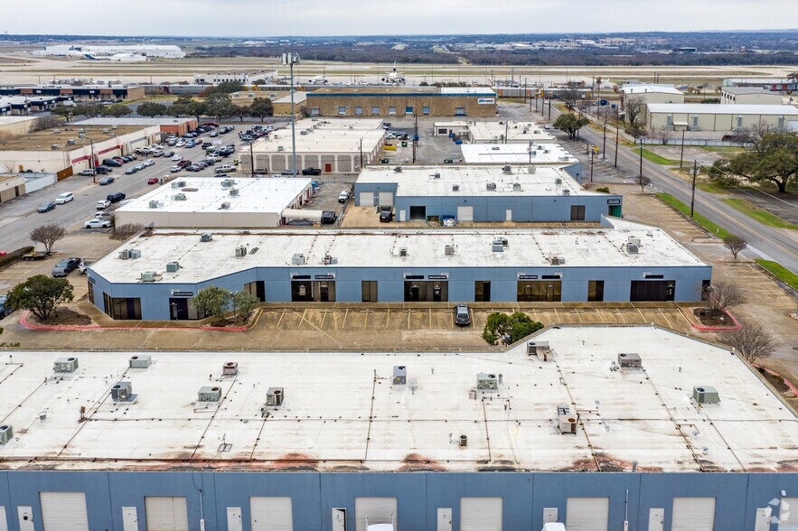 More Photos Of 9929 Broadway St, San Antonio Unknown For Lease