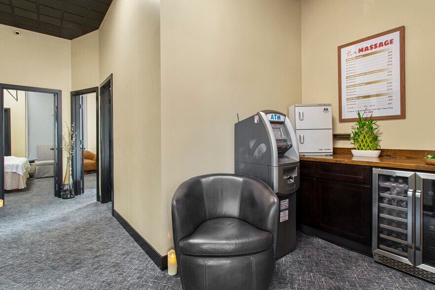 More Photos Of 15390 SW 116th Ave, Portland Medical For Sale