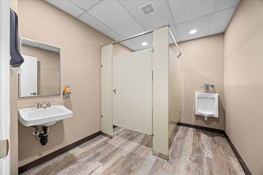 More Photos Of 1125-1131 New Rd, Absecon Medical For Lease