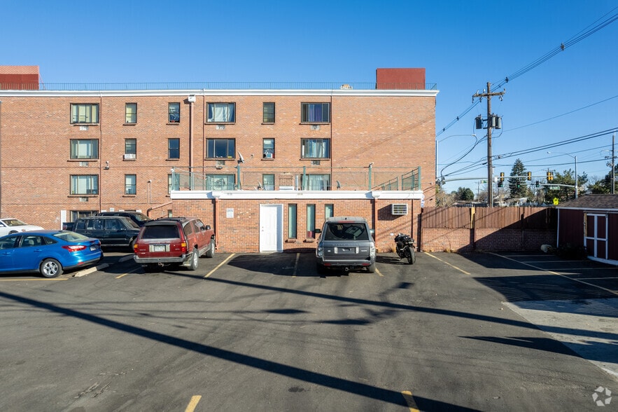 More Photos Of 152 Del Mar Cir, Aurora Apartments For Sale